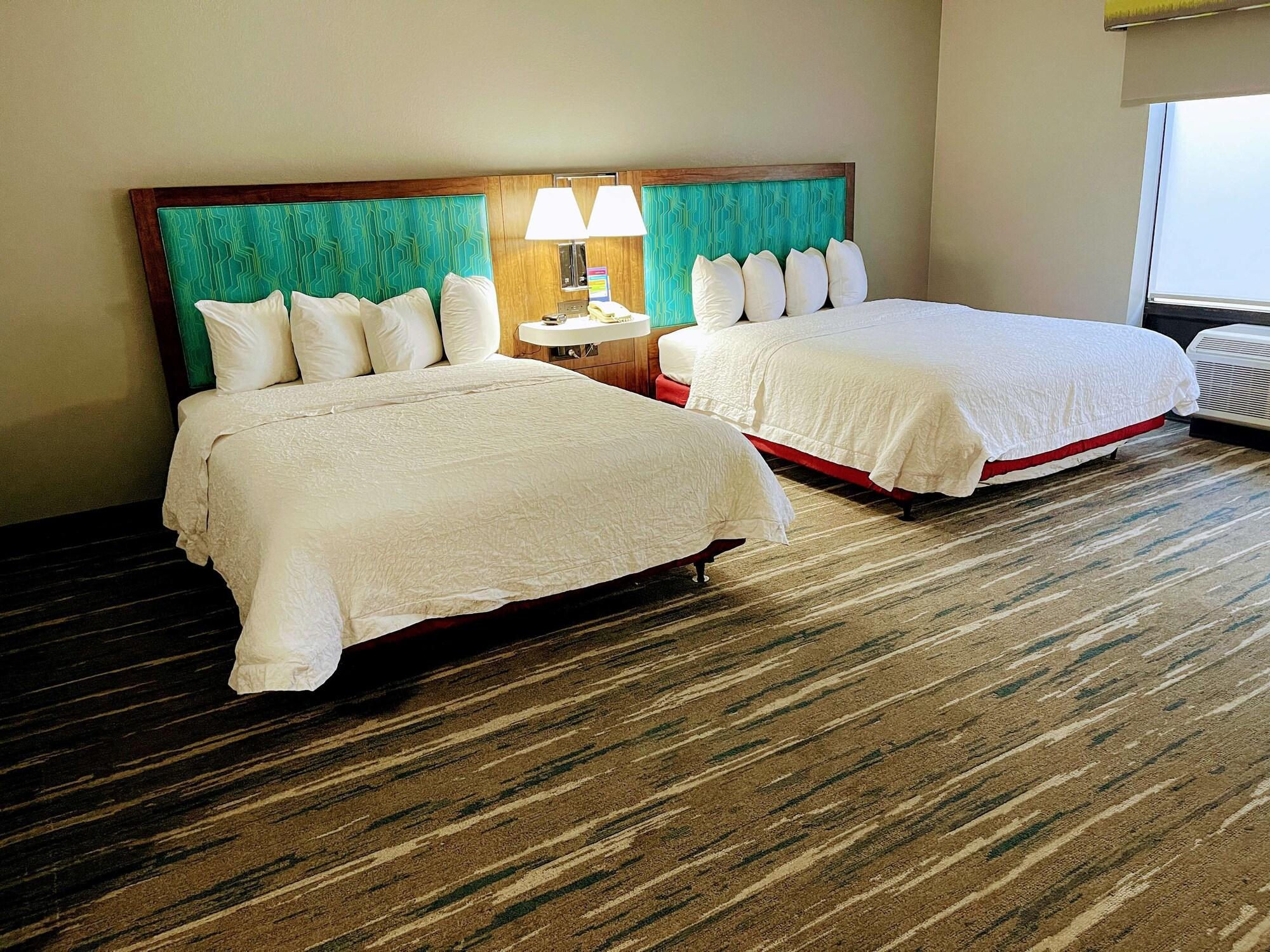 Hampton Inn & Suites Pensacola I-10 N At University Town Plaza Exteriör bild