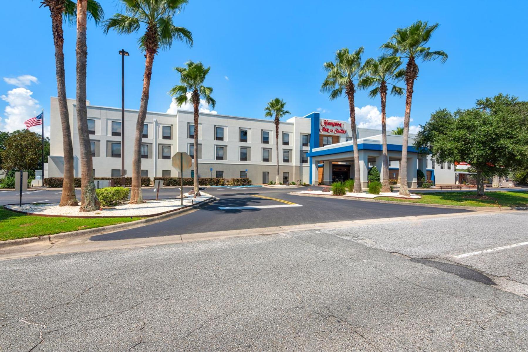 Hampton Inn & Suites Pensacola I-10 N At University Town Plaza Exteriör bild