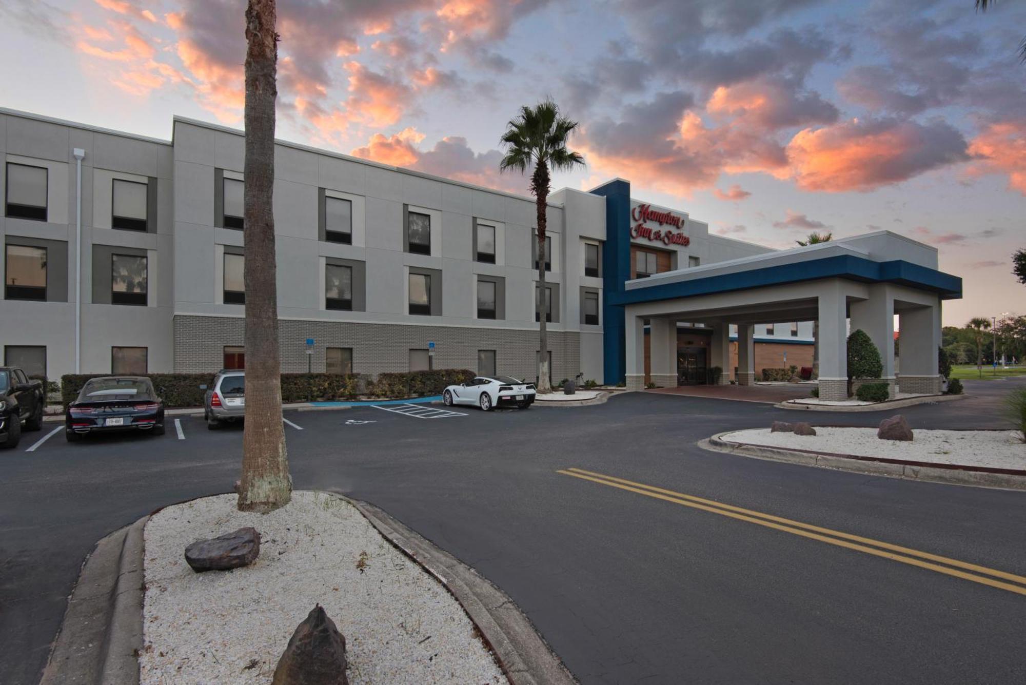 Hampton Inn & Suites Pensacola I-10 N At University Town Plaza Exteriör bild