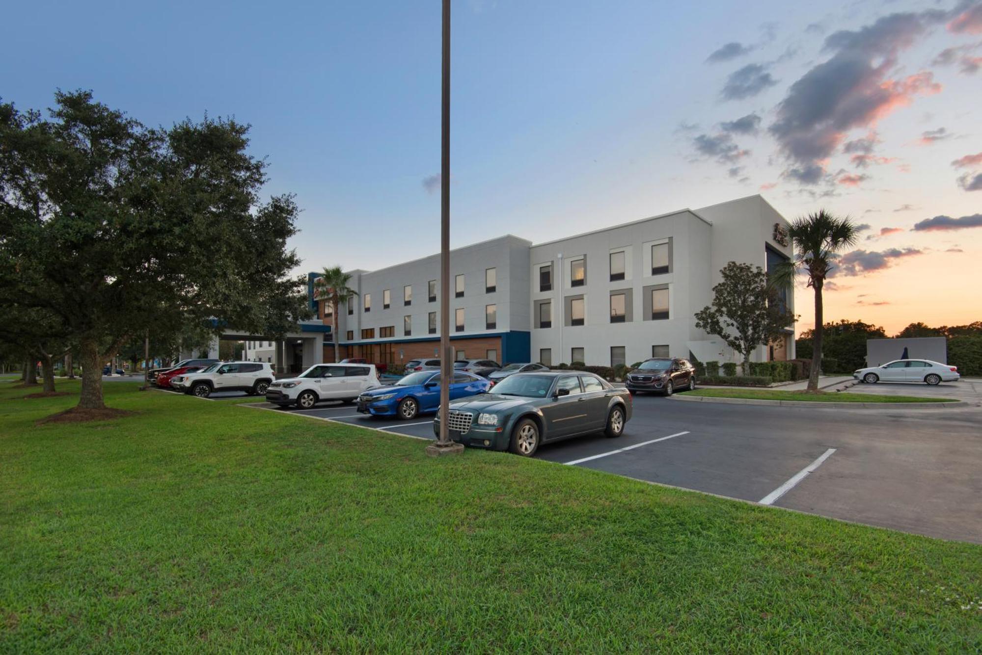 Hampton Inn & Suites Pensacola I-10 N At University Town Plaza Exteriör bild