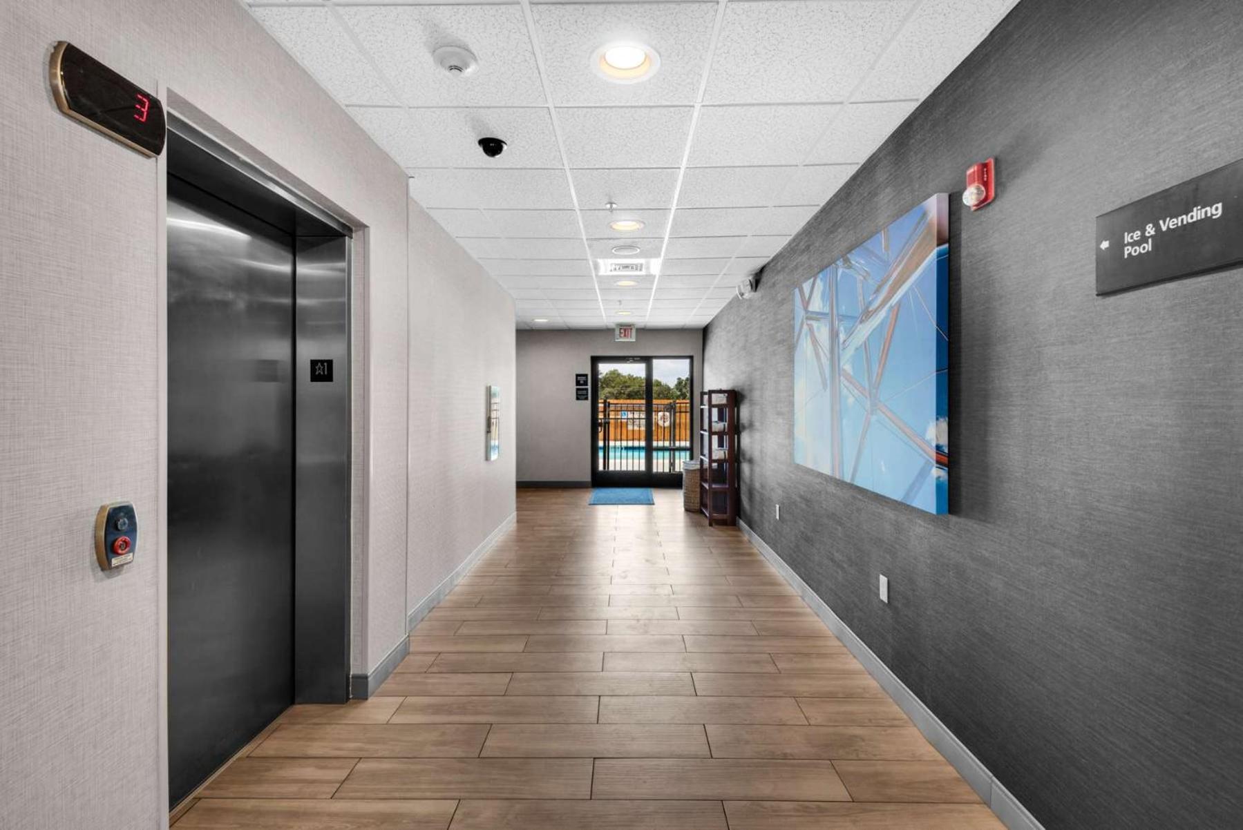 Hampton Inn & Suites Pensacola I-10 N At University Town Plaza Exteriör bild