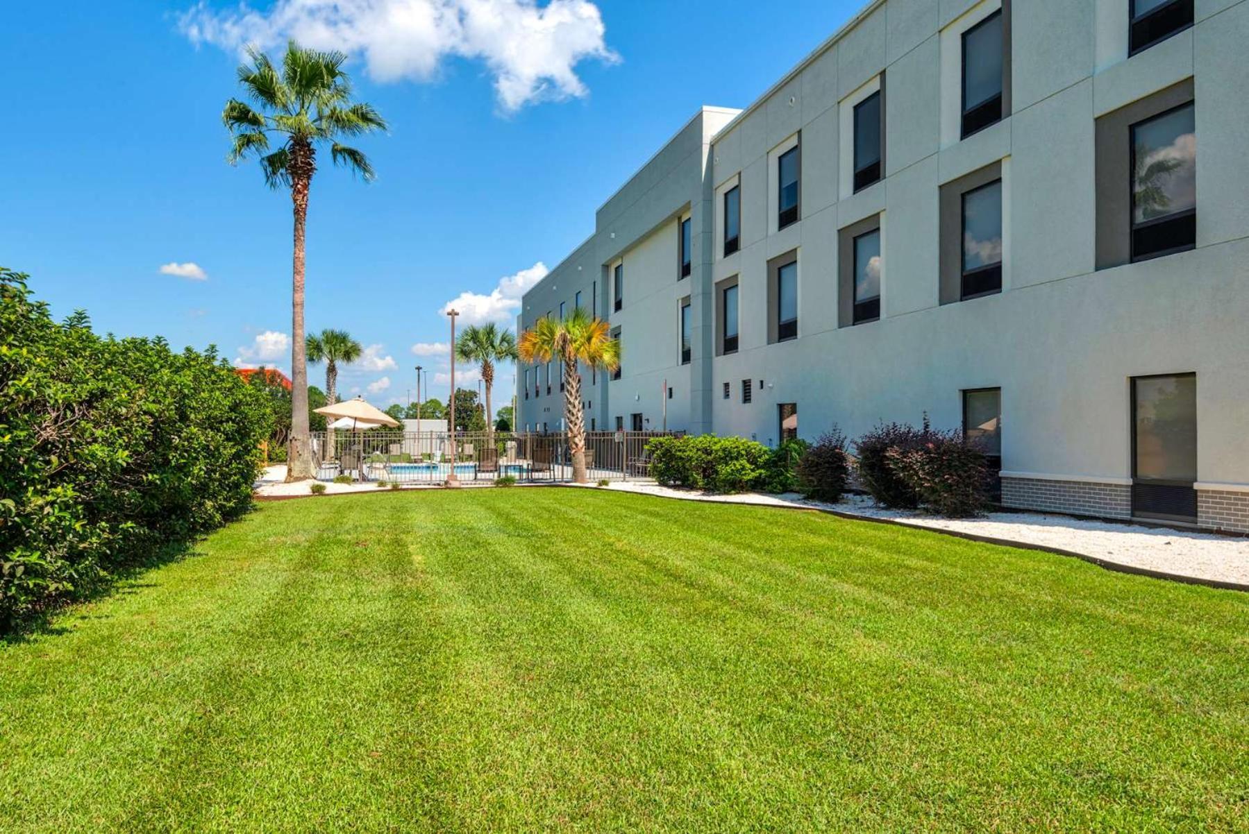 Hampton Inn & Suites Pensacola I-10 N At University Town Plaza Exteriör bild