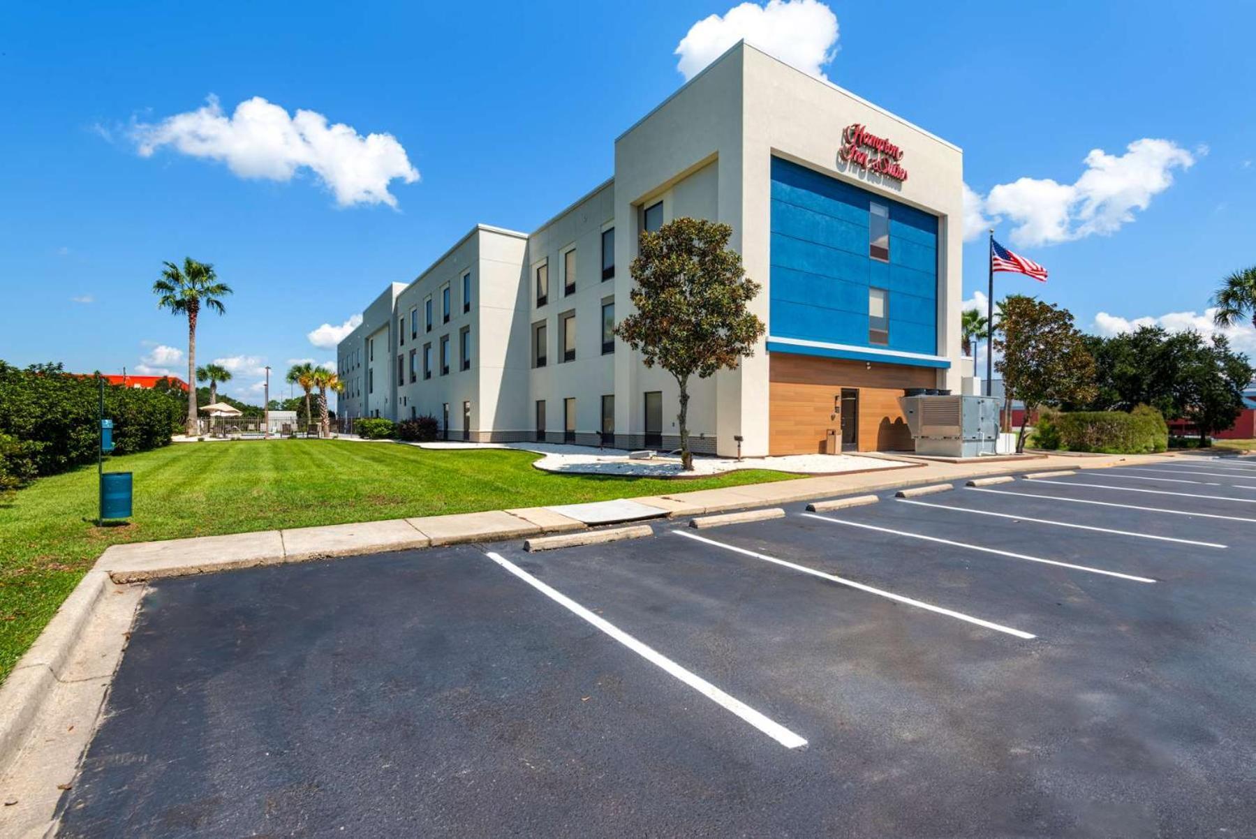 Hampton Inn & Suites Pensacola I-10 N At University Town Plaza Exteriör bild