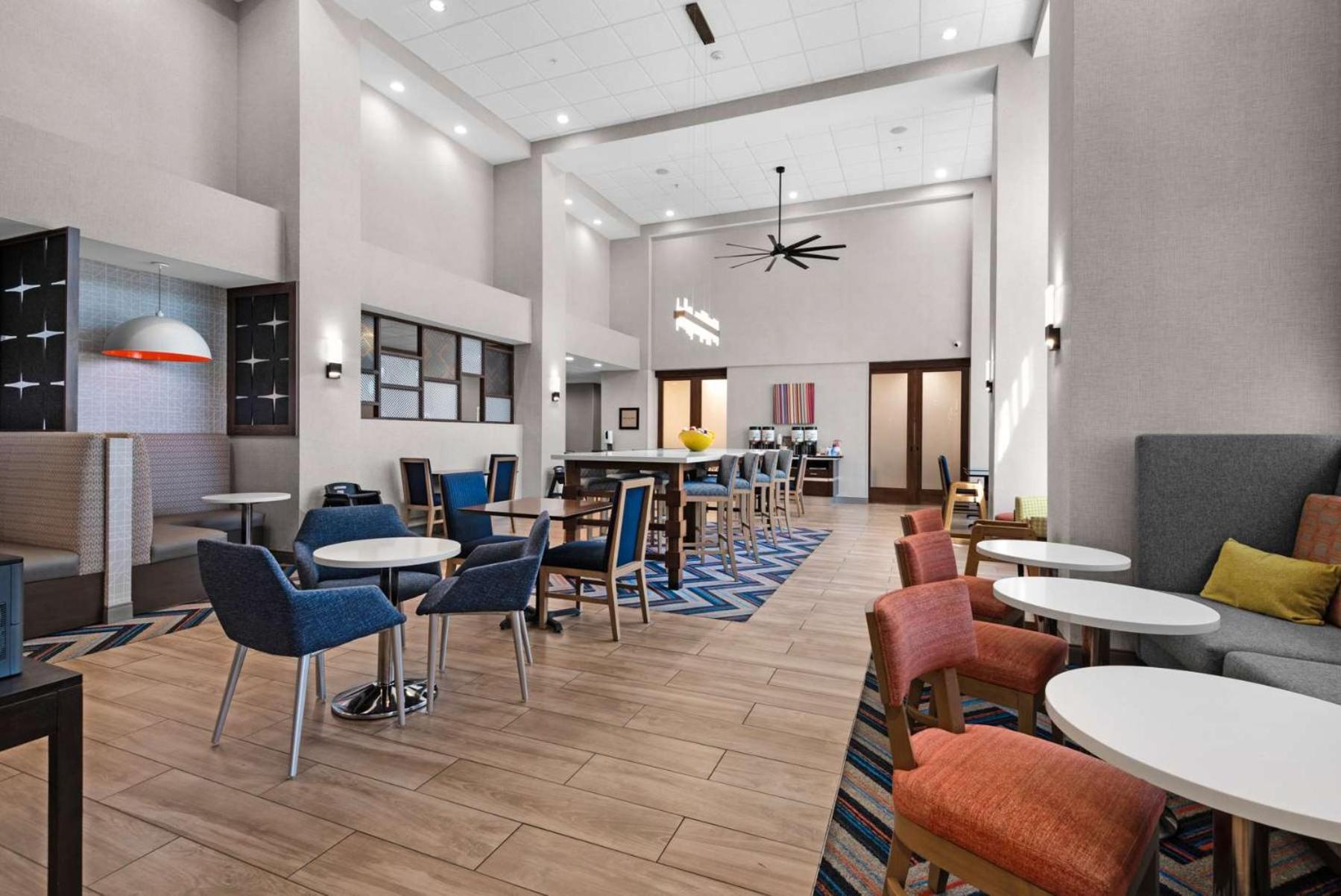 Hampton Inn & Suites Pensacola I-10 N At University Town Plaza Exteriör bild
