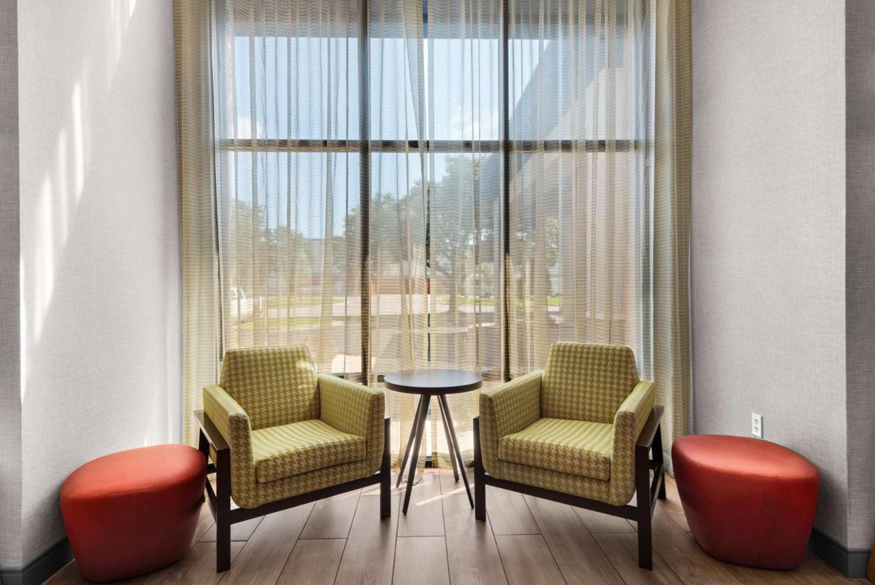 Hampton Inn & Suites Pensacola I-10 N At University Town Plaza Exteriör bild