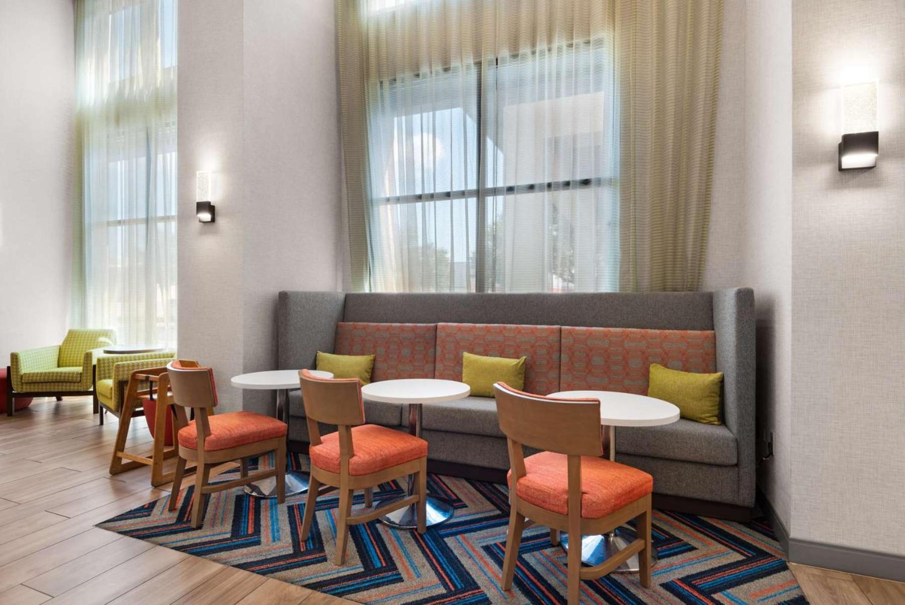 Hampton Inn & Suites Pensacola I-10 N At University Town Plaza Exteriör bild
