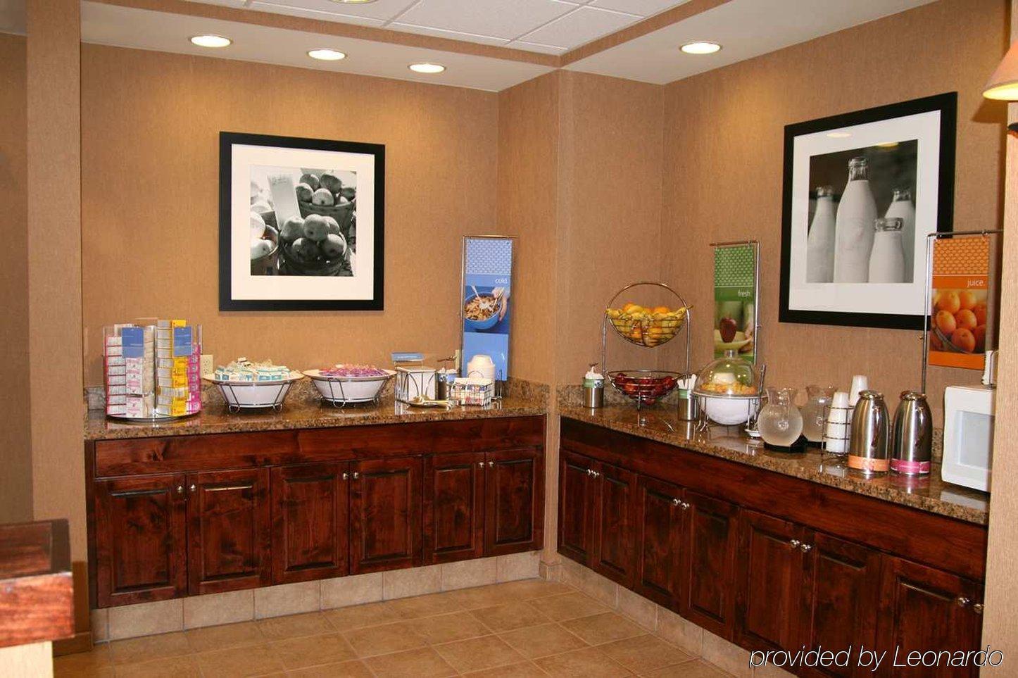 Hampton Inn & Suites Pensacola I-10 N At University Town Plaza Exteriör bild